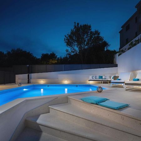 Villa Miholina - With Heated Swimming Pool Trogir Extérieur photo