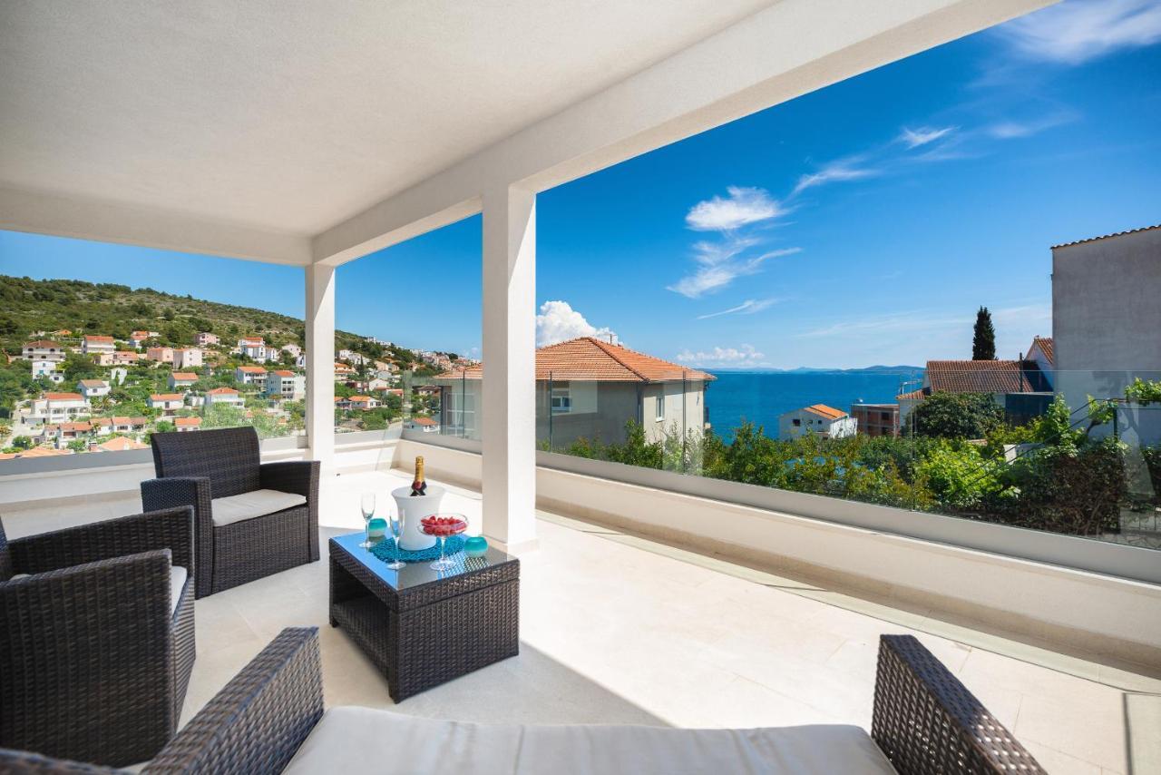 Villa Miholina - With Heated Swimming Pool Trogir Extérieur photo