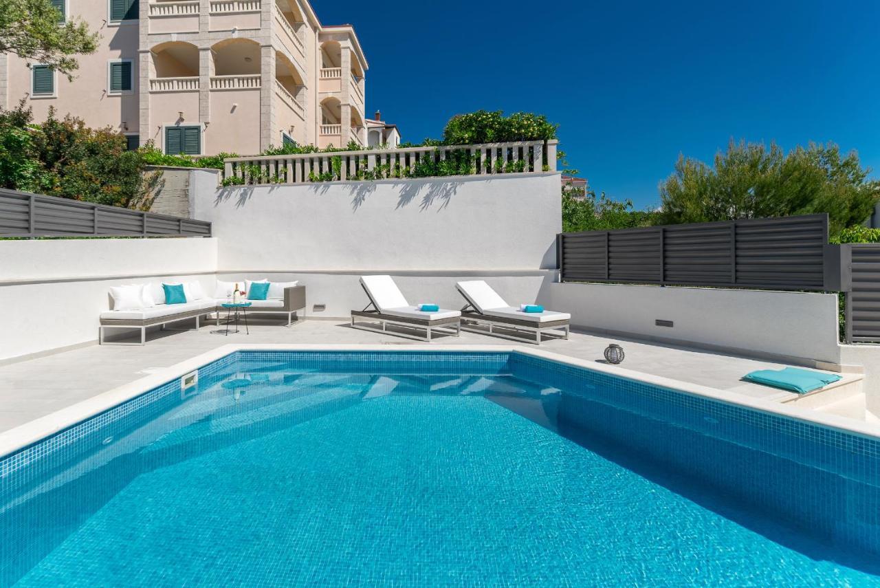 Villa Miholina - With Heated Swimming Pool Trogir Extérieur photo